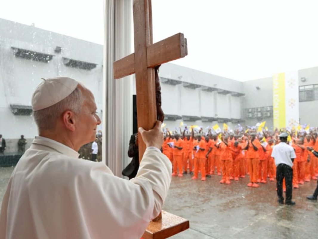 El Papa, en la cárcel más temida de Guinea Ecuatorial: “Ninguno está excluido del amor de Dios”